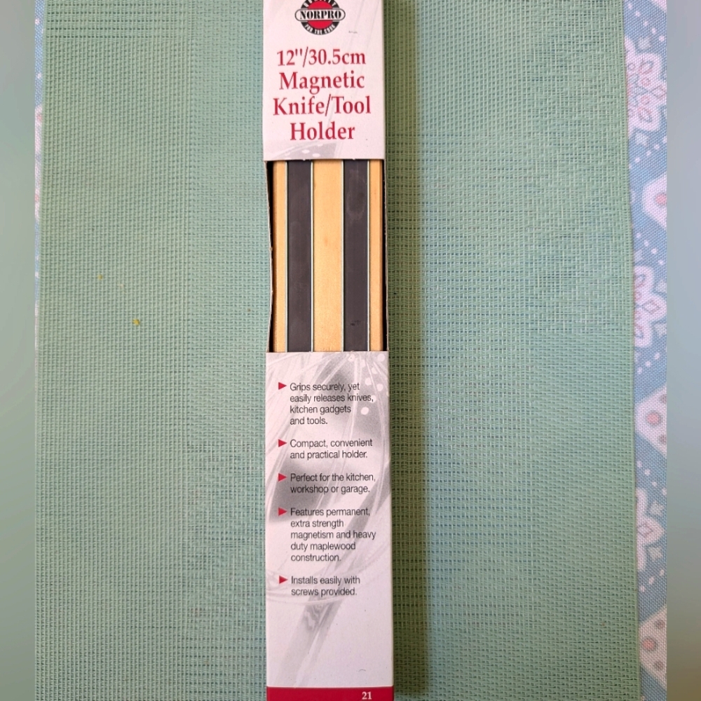 Magnetic Knife Holder Wood NEW Mounts to a Surface